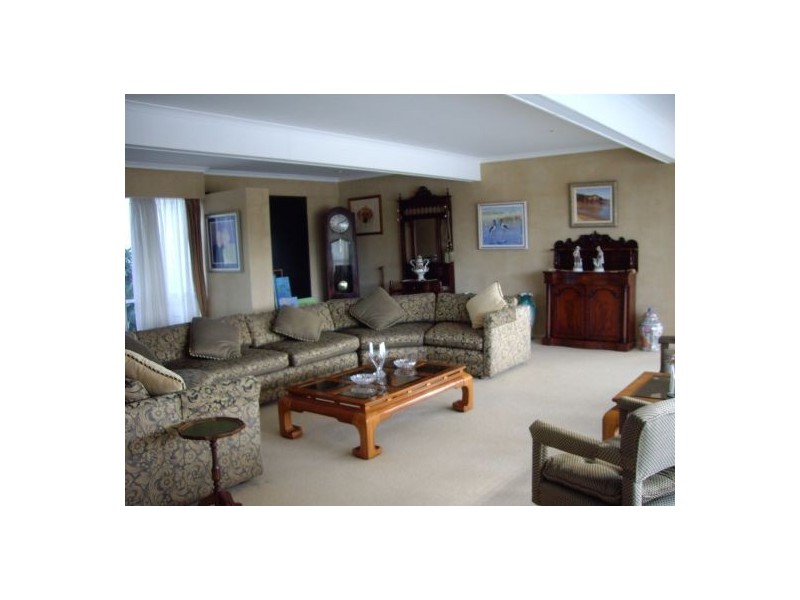 574 Nerang-Broadbeach Rd, Carrara QLD 4211