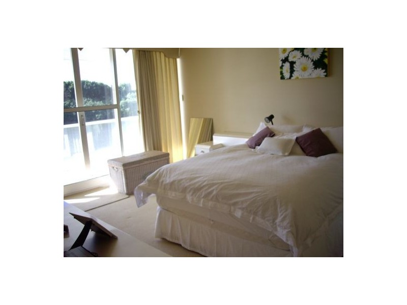 574 Nerang-Broadbeach Rd, Carrara QLD 4211