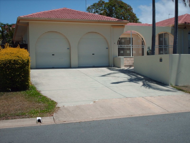 12 Dunkeith Avenue, Benowa QLD 4217