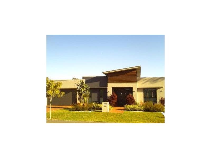17 Peregrine Cres, Coomera QLD 4209