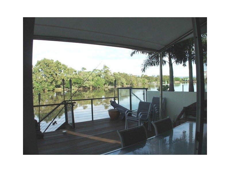 Chevron Island QLD 4217