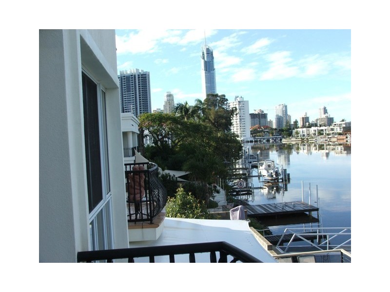 Chevron Island QLD 4217