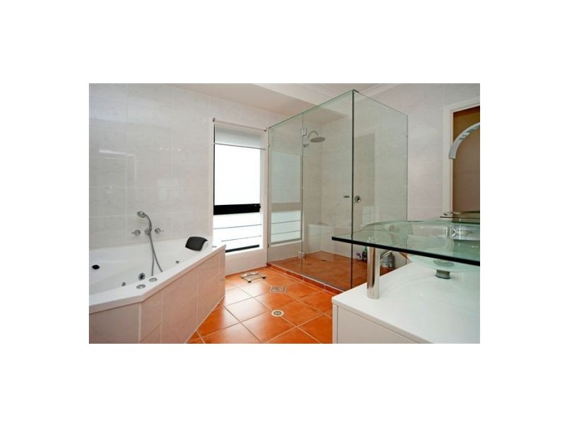 Hope Island QLD 4212