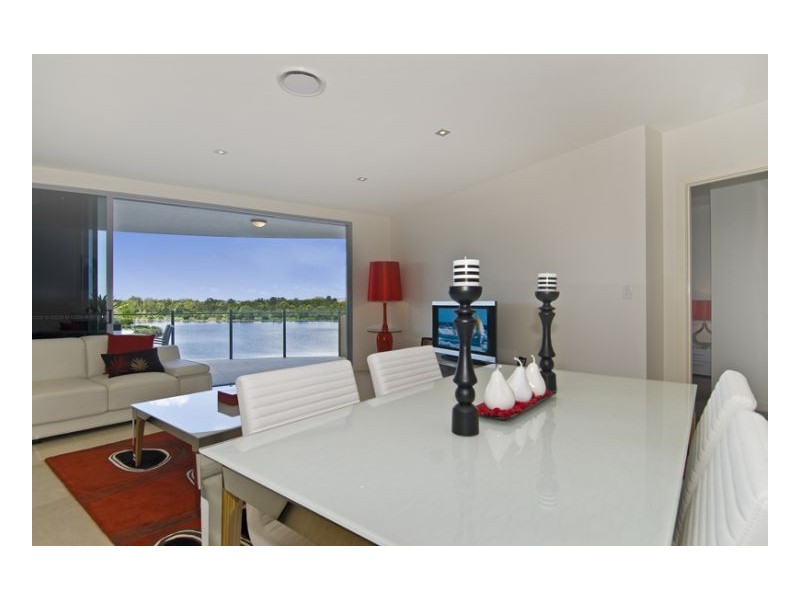1-24 Quay Views Emerald Island Dr, Carrara QLD 4211