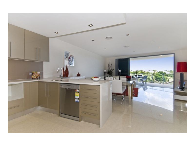 1-24 Quay Views Emerald Island Dr, Carrara QLD 4211