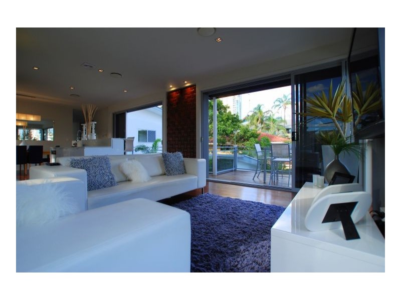 20 Blondell Av, Surfers Paradise QLD 4217