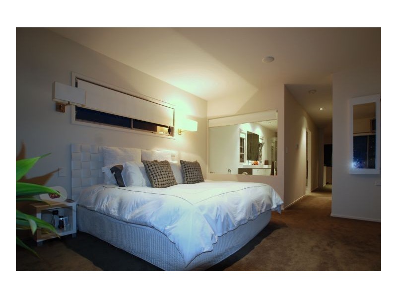 20 Blondell Av, Surfers Paradise QLD 4217