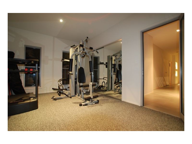 20 Blondell Av, Surfers Paradise QLD 4217