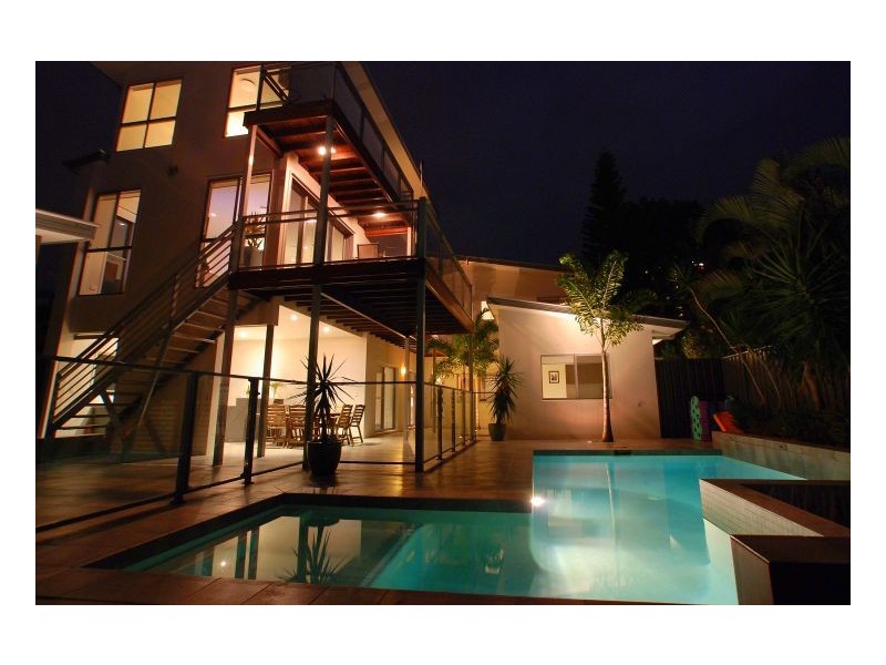 20 Blondell Av, Surfers Paradise QLD 4217