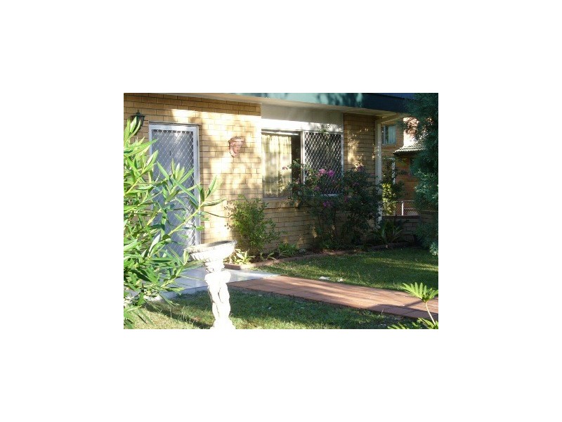 1/9 Bedser Street, Macgregor QLD 4109