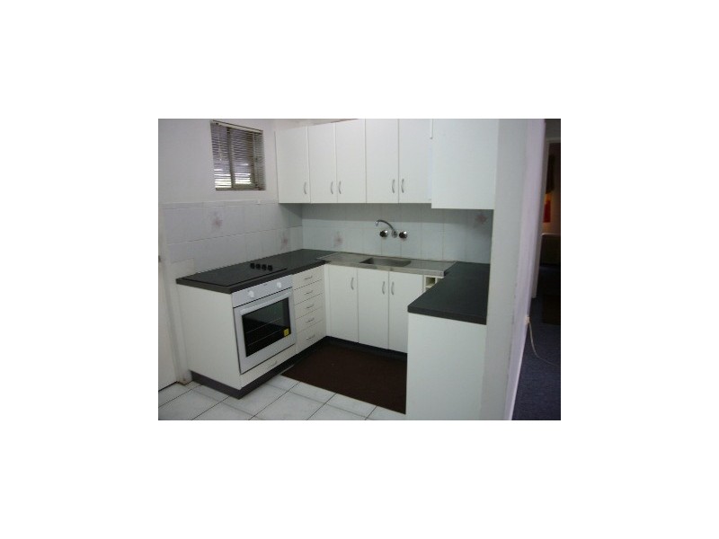 1/9 Bedser Street, Macgregor QLD 4109