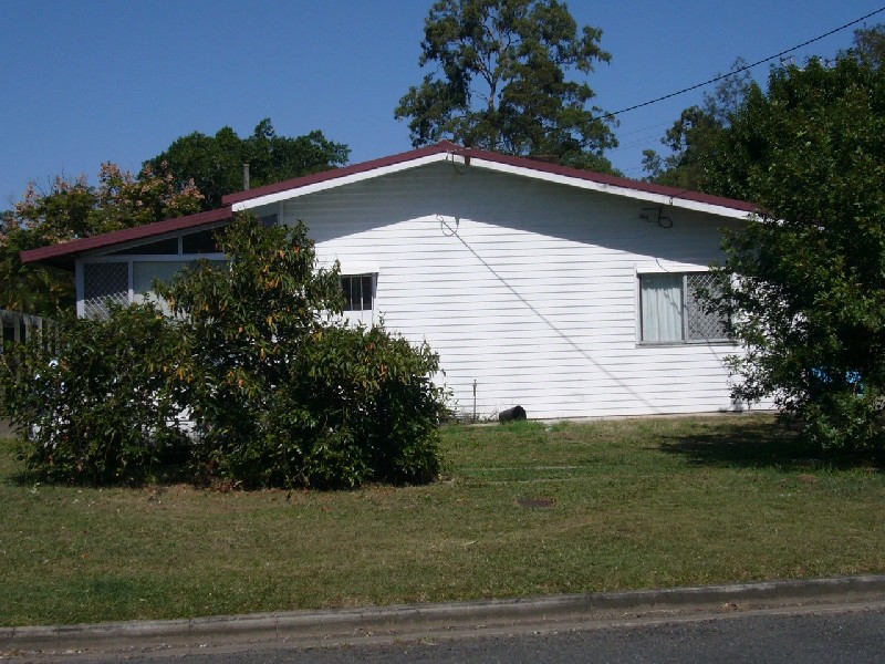 68 Springfield St, Macgregor QLD 4109