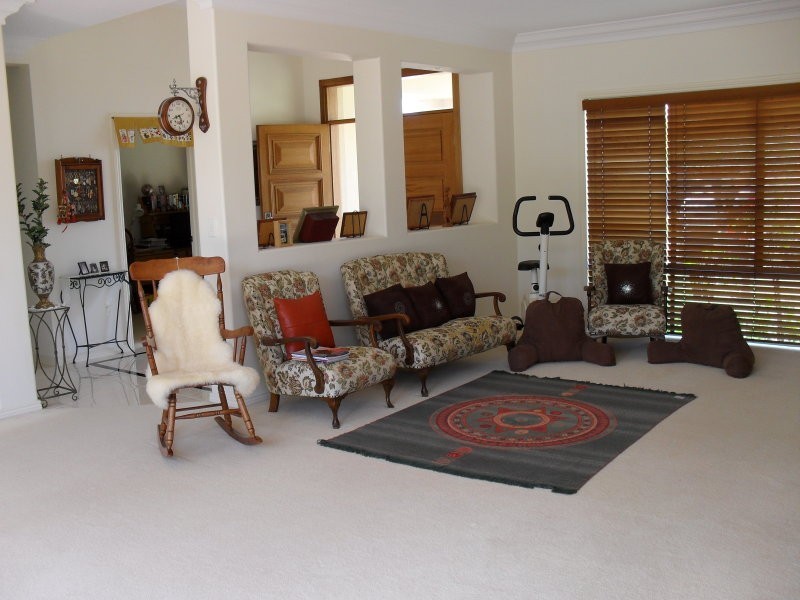 5 Annies Court, Benowa QLD 4217