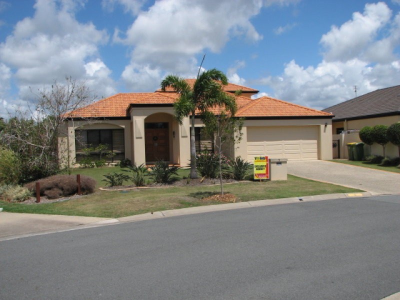 5 Annies Court, Benowa QLD 4217