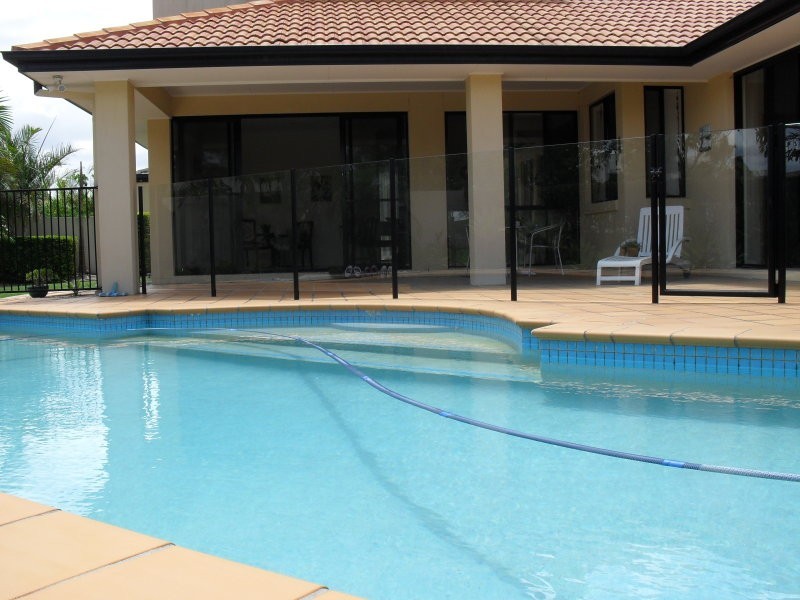 5 Annies Court, Benowa QLD 4217