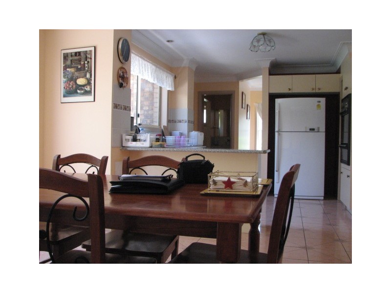 1 Stoddart Cr, Carindale QLD 4152
