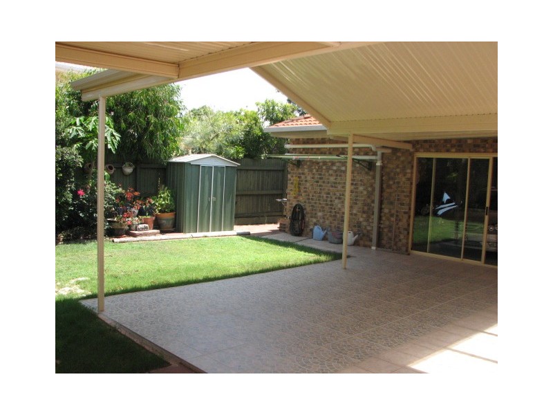 1 Stoddart Cr, Carindale QLD 4152