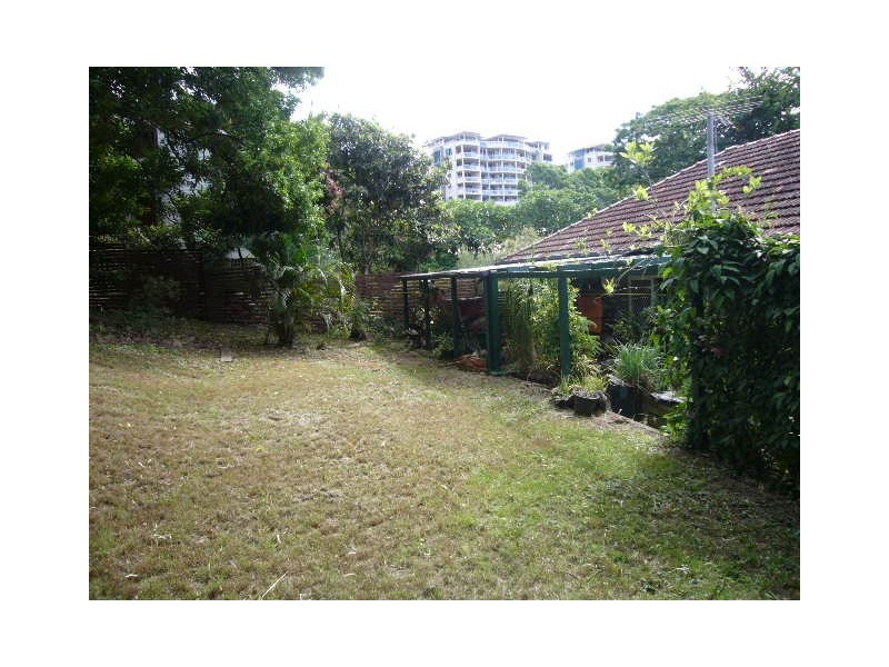 16 Seven oaks street, Taringa QLD 4068