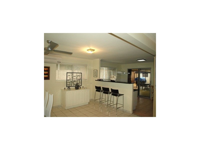 525 Broadwater Rd, Mansfield QLD 4122