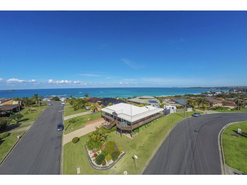 2 Elouera Drive, Sapphire Beach NSW 2450