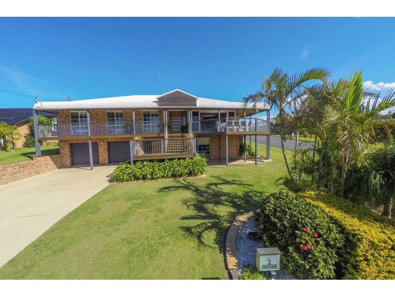 2 Elouera Drive, Sapphire Beach NSW 2450