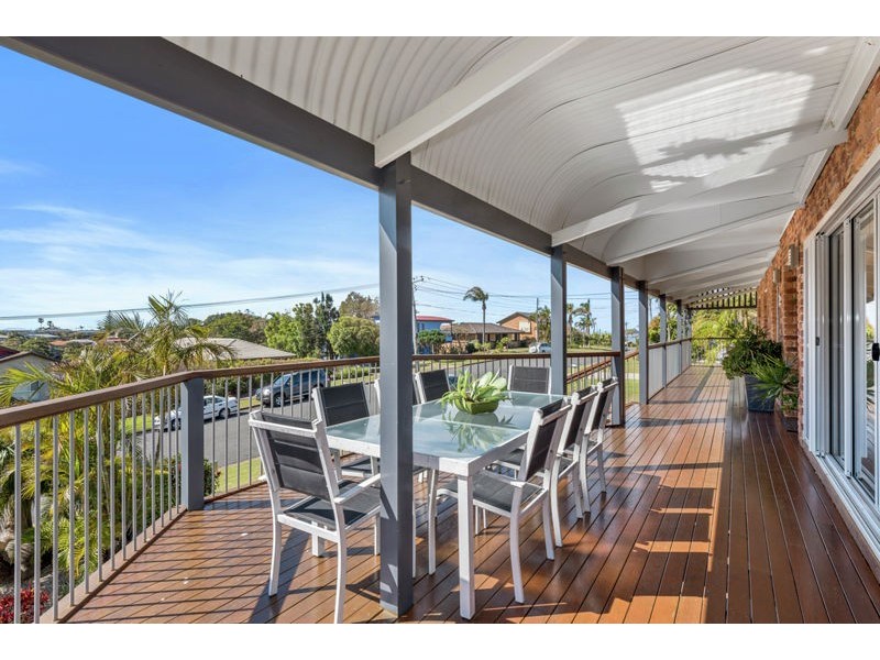 2 Elouera Dve, Sapphire Beach NSW 2450