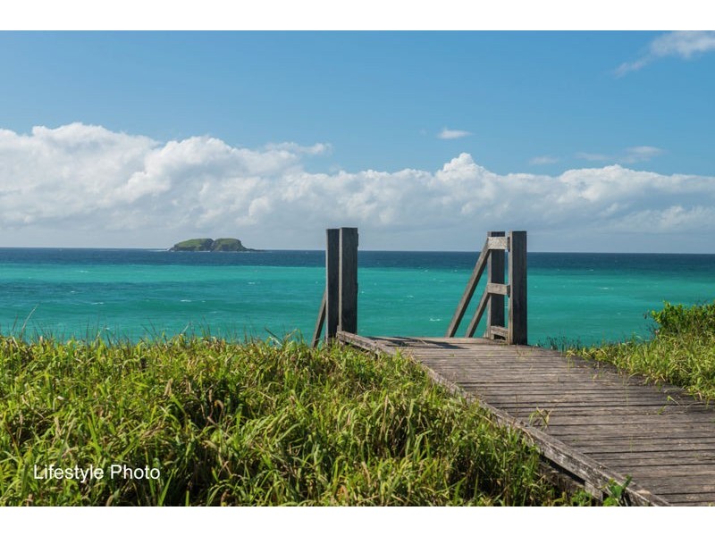 2 Elouera Dve, Sapphire Beach NSW 2450