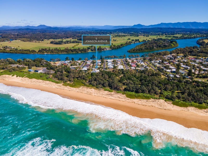 5 Johnson Avenue, Mylestom NSW 2454