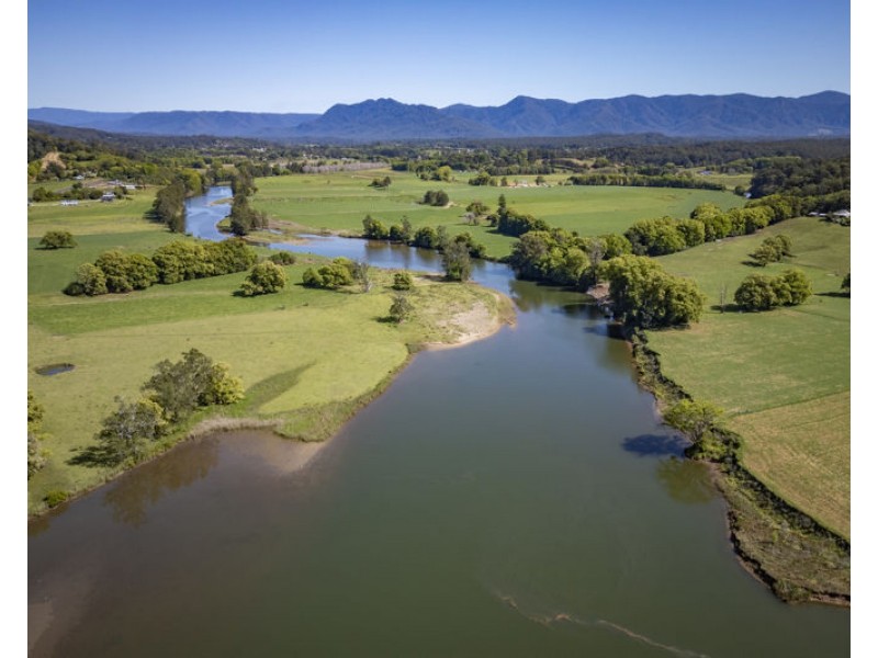 4 Hyde St, Fernmount NSW 2454