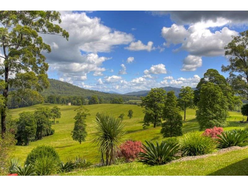 209 East West, Valla NSW 2448