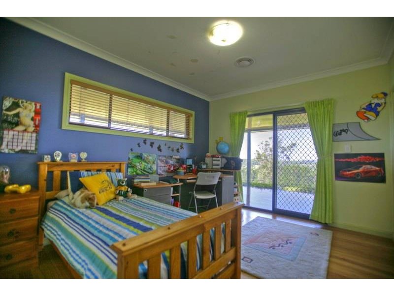 209 East West, Valla NSW 2448