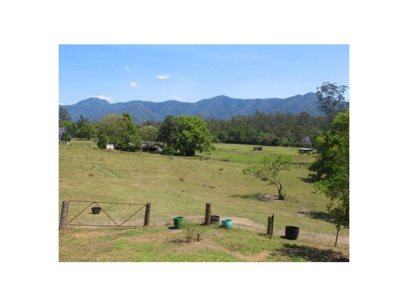 1 Crossmaglen Road, Bonville NSW 2441