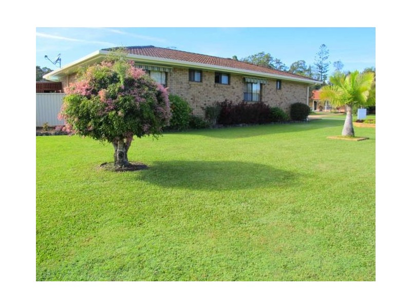 2 Burrawong Parade, Urunga NSW 2455