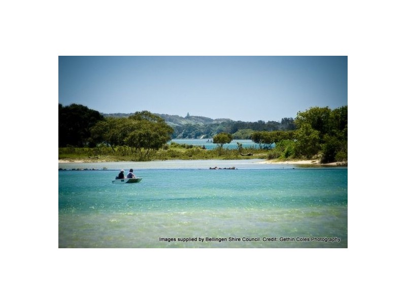 6 Ferry St, Urunga NSW 2455