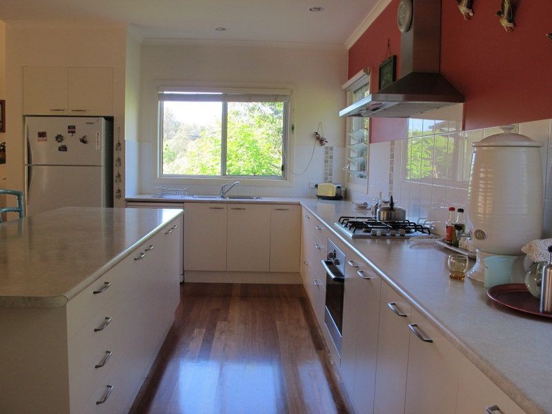 2 Lucas Ave, Bellingen NSW 2454