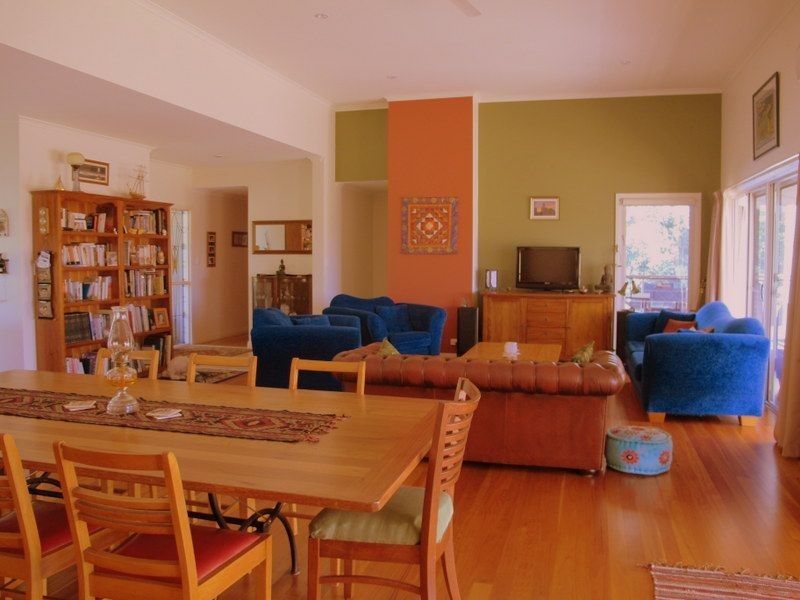 2 Lucas Ave, Bellingen NSW 2454