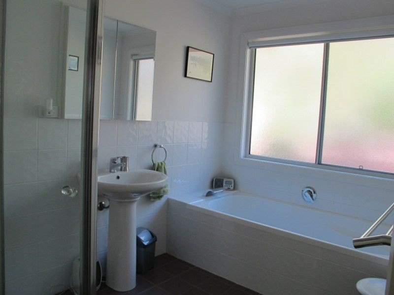 2 Lucas Ave, Bellingen NSW 2454