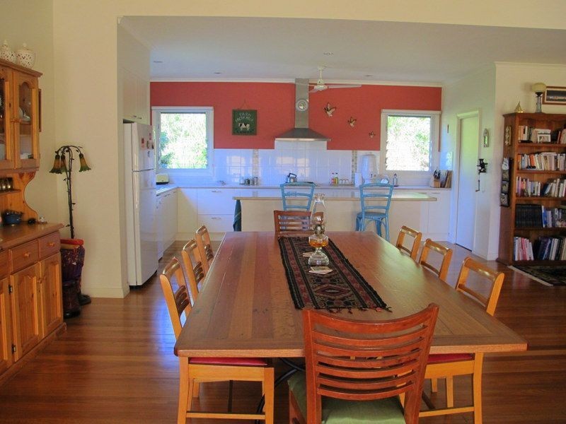 2 Lucas Ave, Bellingen NSW 2454