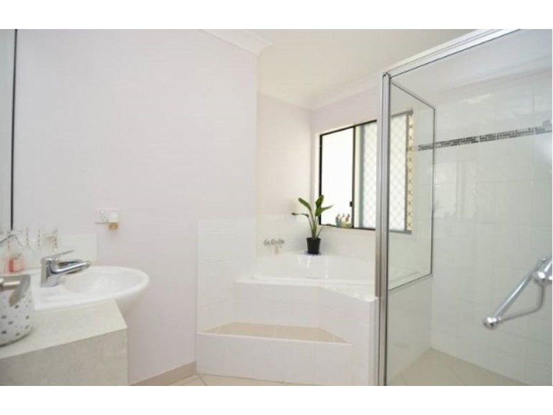 11 Summergold Street, Mount Low QLD 4818