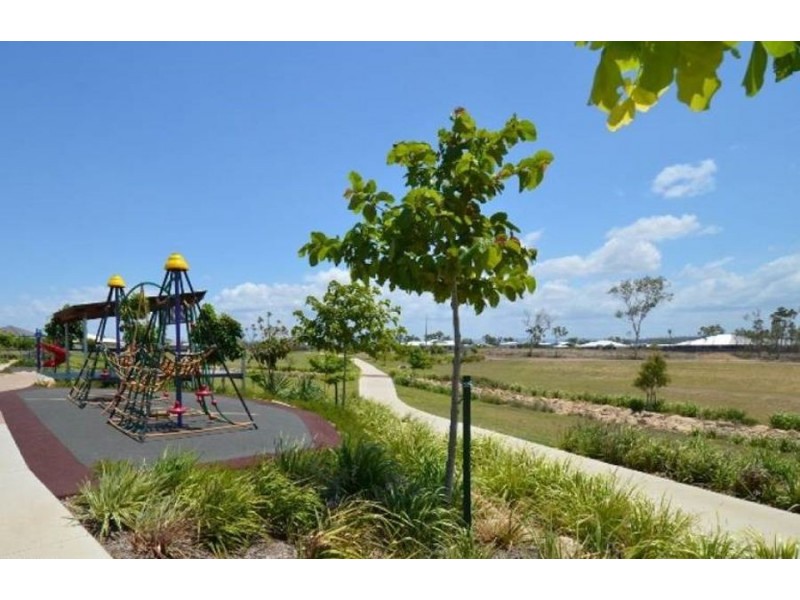 11 Summergold Street, Mount Low QLD 4818