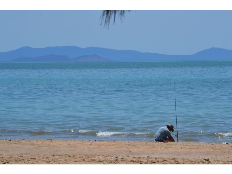 295 Ocean Parade, Balgal Beach QLD 4816