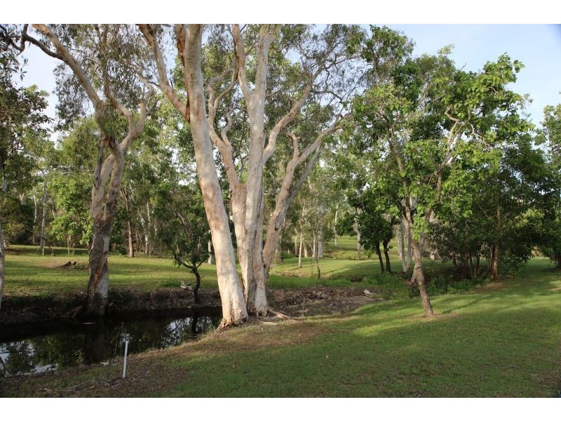 295 Ocean Parade, Balgal Beach QLD 4816