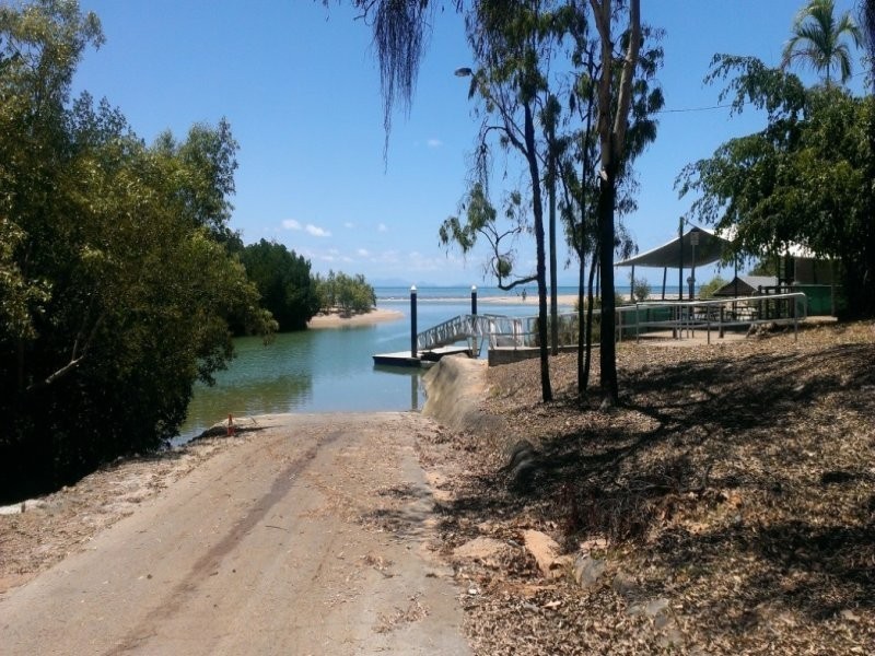 295 Ocean Parade, Balgal Beach QLD 4816