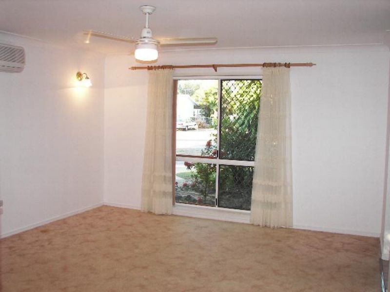 Bushland Beach QLD 4818