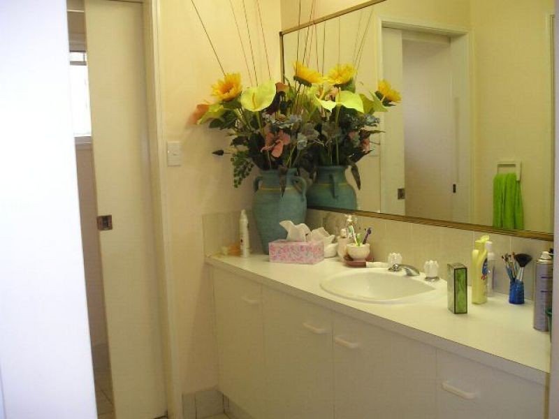 Bushland Beach QLD 4818