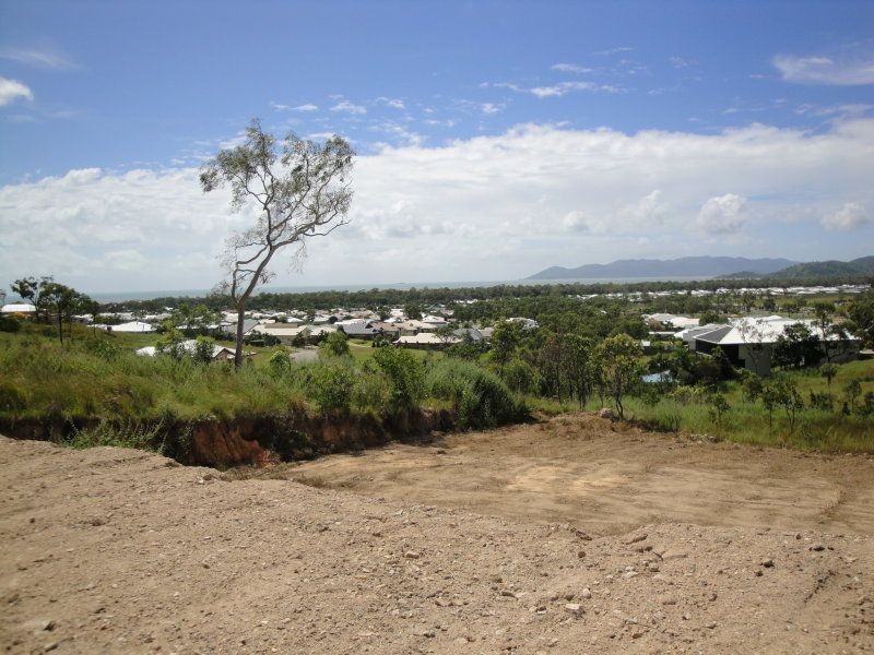 6 Olden Court, Bushland Beach QLD 4818