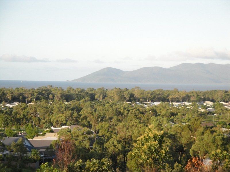 6 Olden Court, Bushland Beach QLD 4818