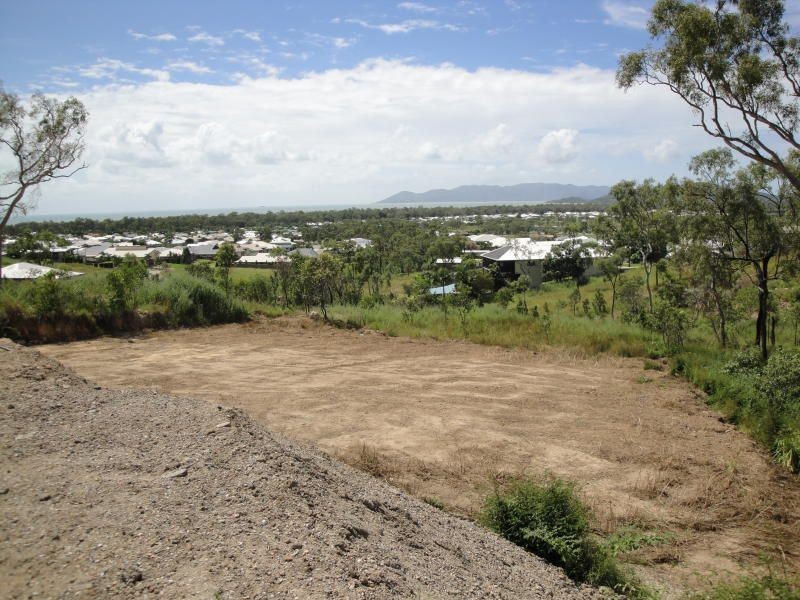 6 Olden Court, Bushland Beach QLD 4818