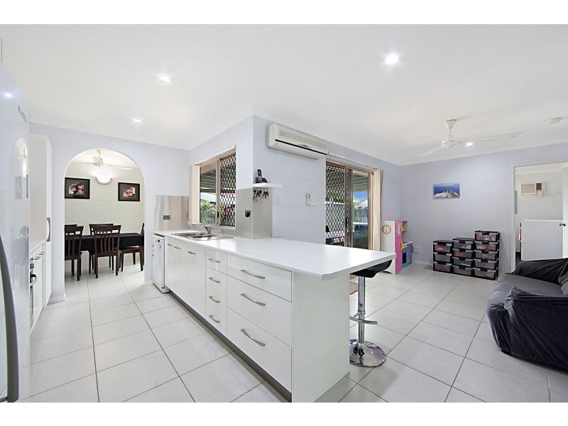 34 Eureka Crescent, Kirwan QLD 4817