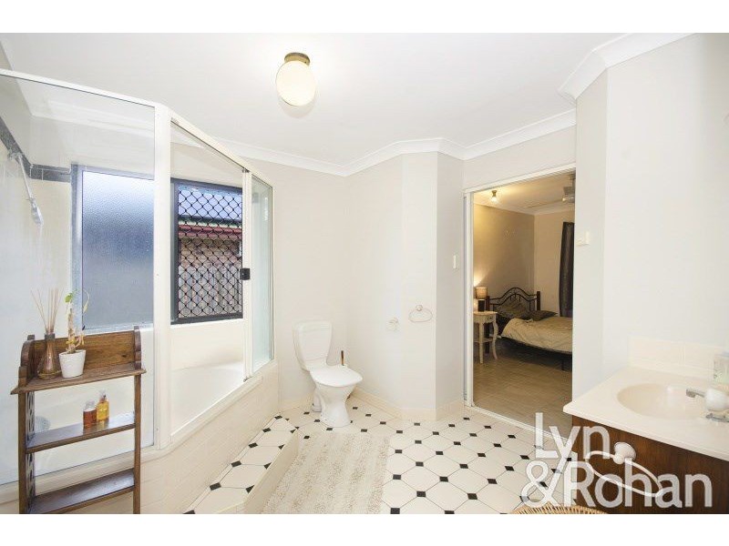 24 Belmont Park Avenue, Kirwan QLD 4817